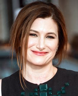 Kathryn Hahn Body Measurements Height Weight Age Bra Size。